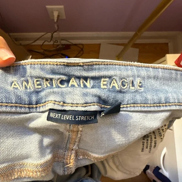 American Eagle Outfitters Light Wash Cropped bootcut Jeans - Picture 8 of 9